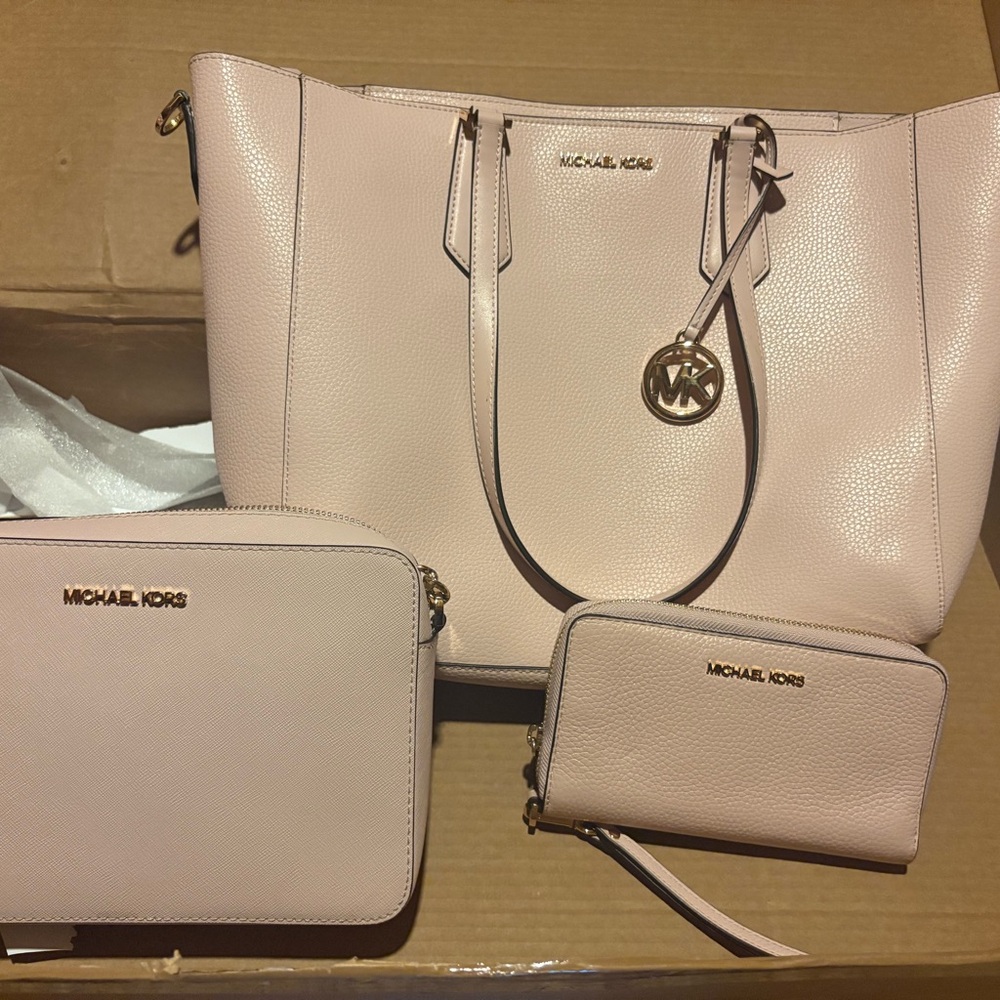 Michael Kors Pink Tote Bag Set